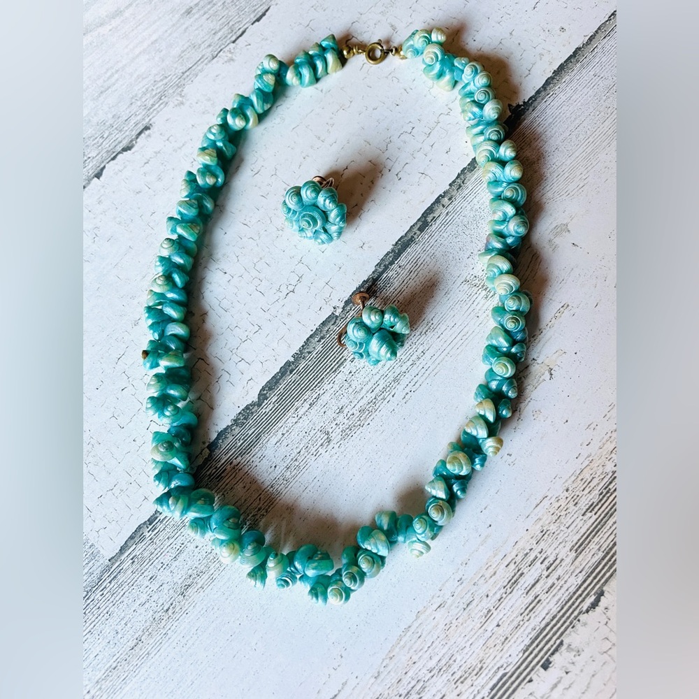 Vintage Turquoise Mini Whelk Shell Necklace & Clip / Screw On Earring Set